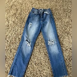 Kancan Jeans size 24 skinny capris. Light wash. Great material.